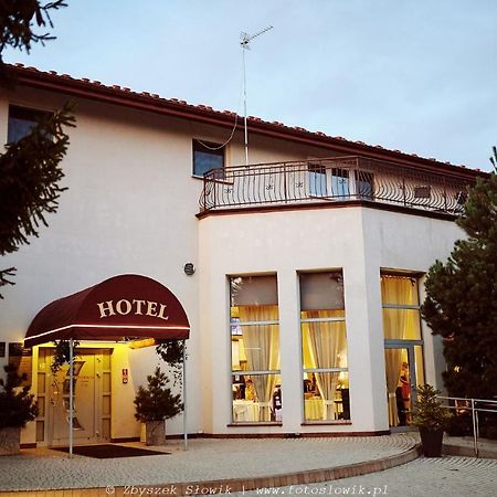 Orion Hotel Parczew Buitenkant foto