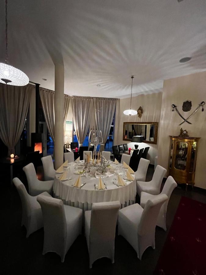 Orion Hotel Parczew Buitenkant foto