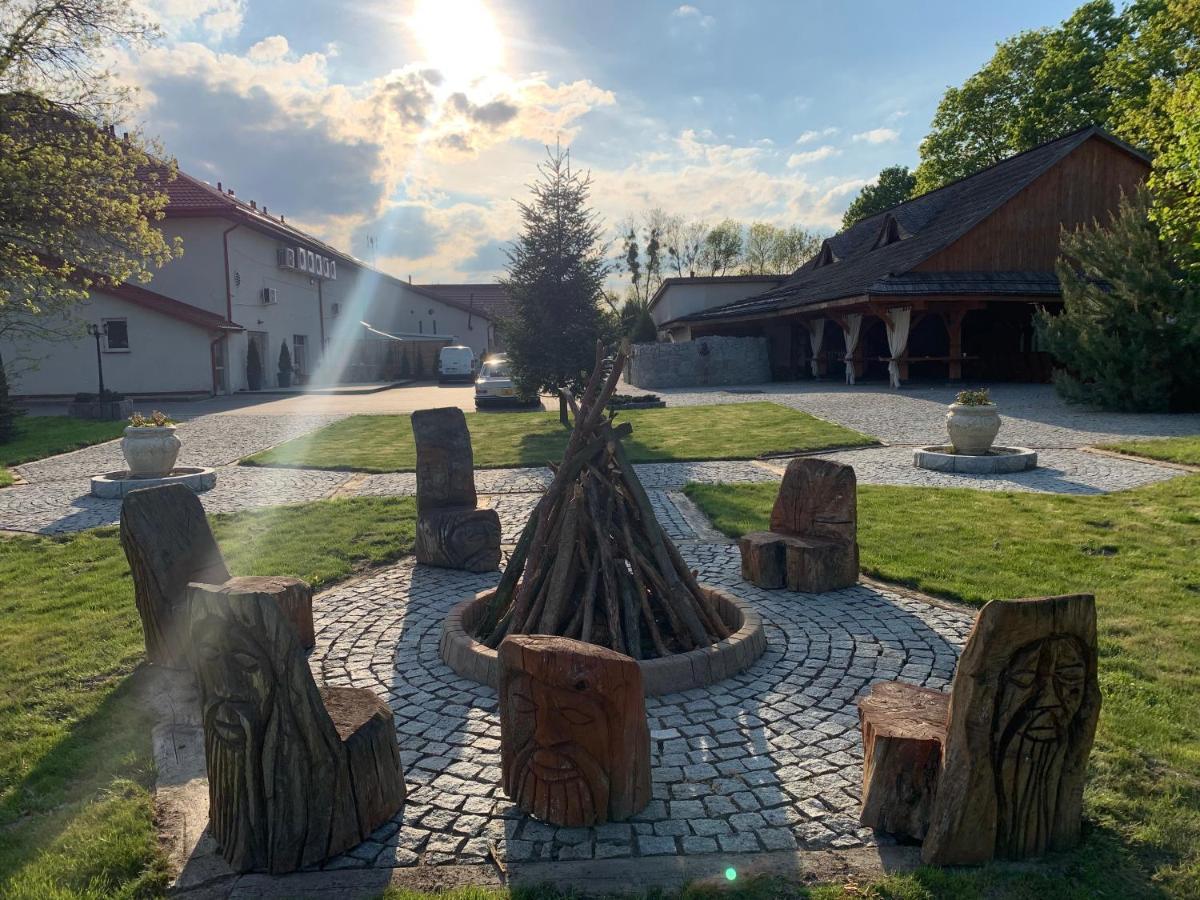 Orion Hotel Parczew Buitenkant foto