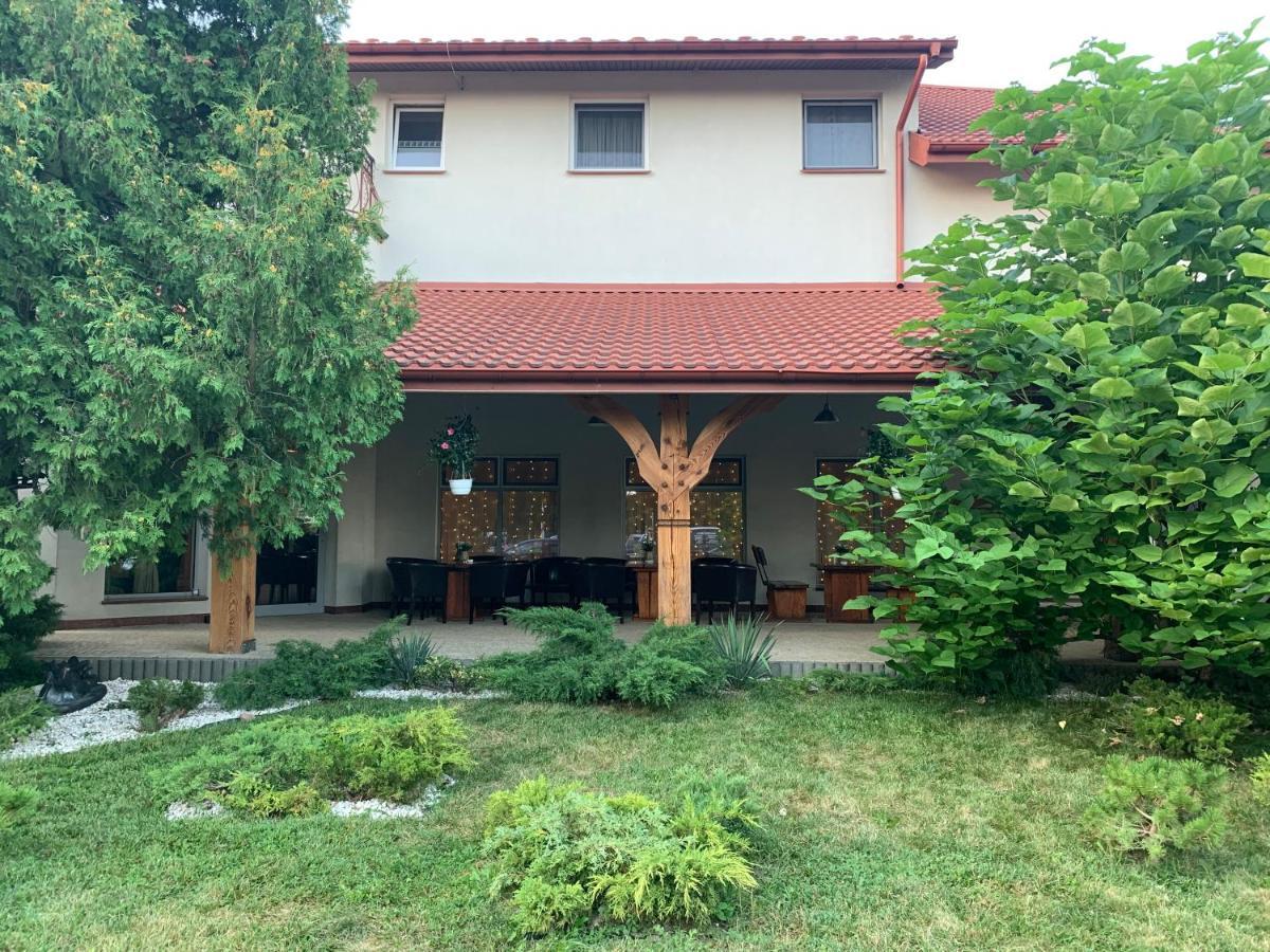 Orion Hotel Parczew Buitenkant foto