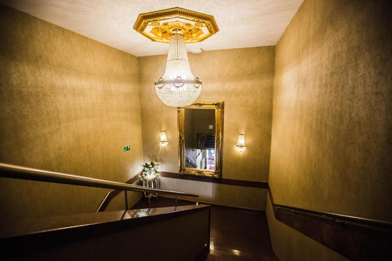 Orion Hotel Parczew Buitenkant foto