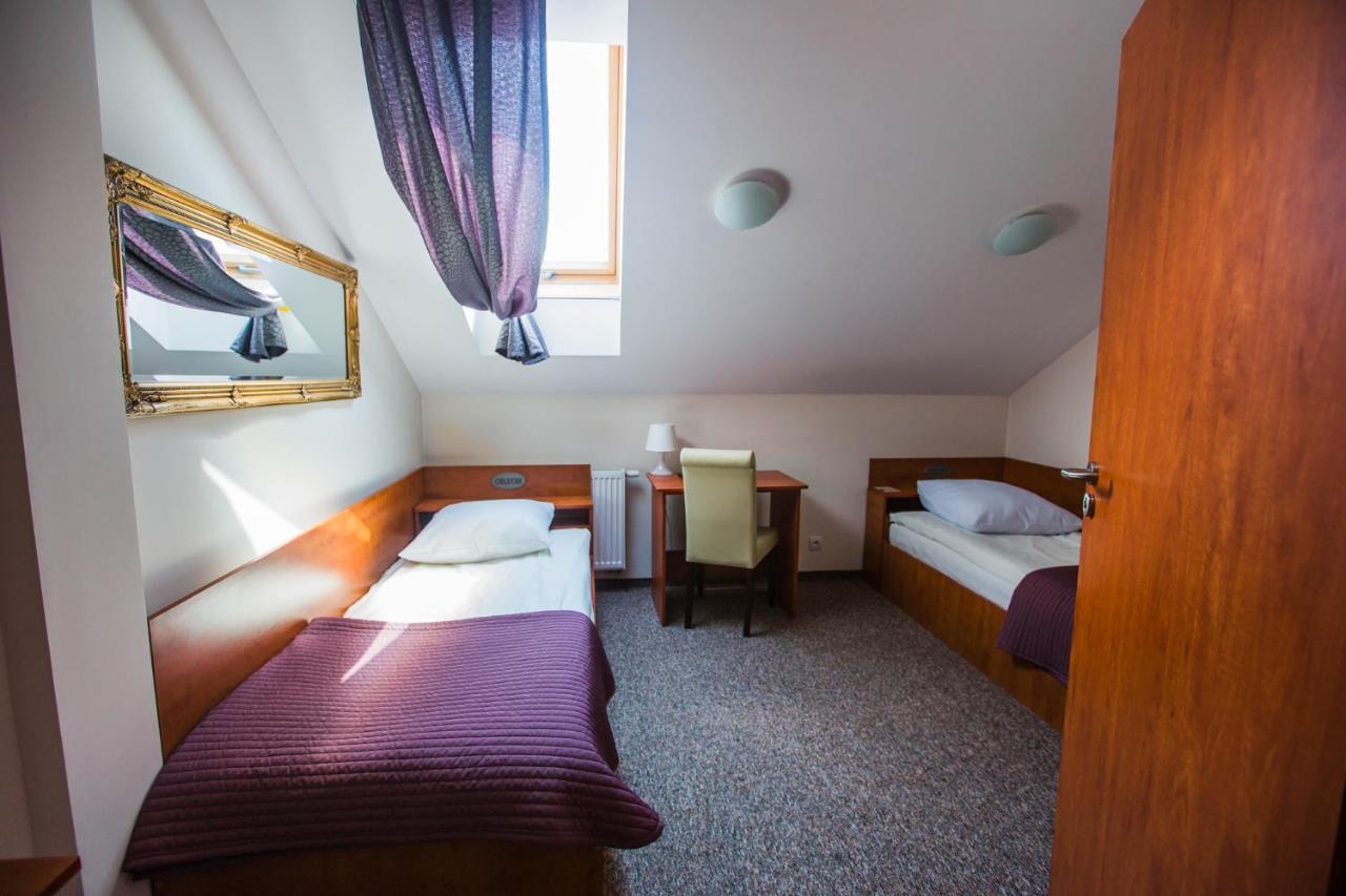 Orion Hotel Parczew Buitenkant foto